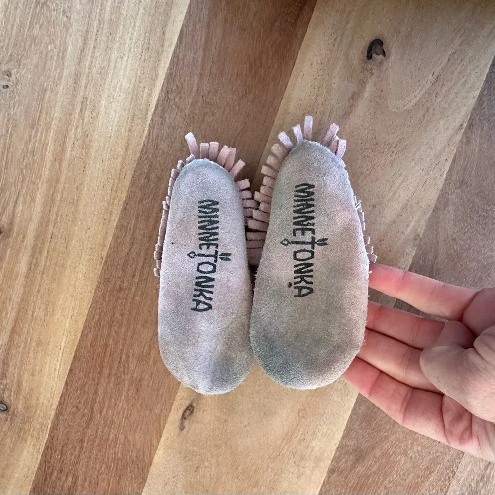 Minnetonka Pink Moccasins Size 1
